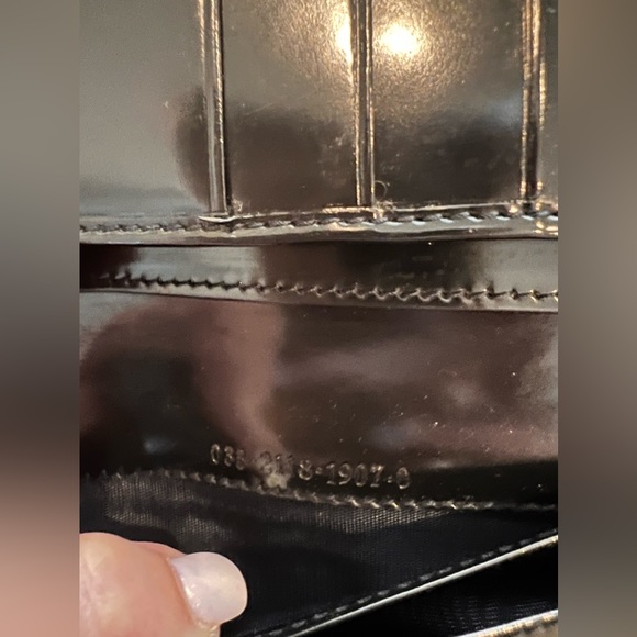 Gucci logo vintage black long patent leather wallet w chain - Picture 12 of 17